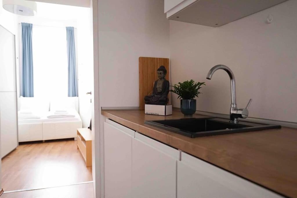 Modern Living In City Center - Fully Equipped Wien Eksteriør billede