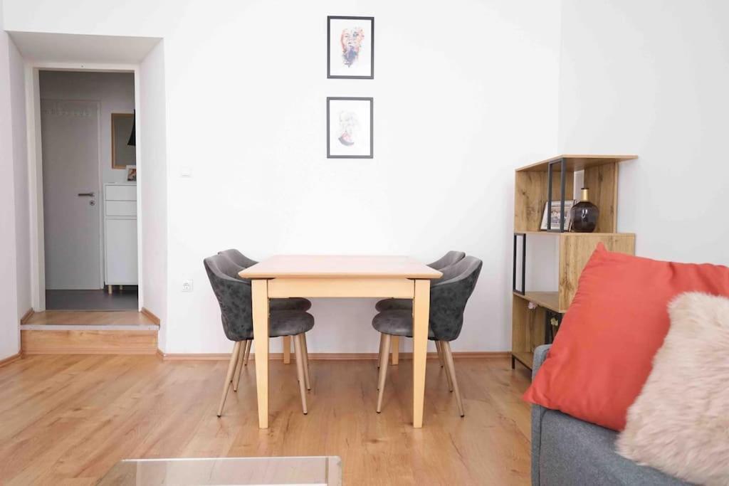 Modern Living In City Center - Fully Equipped Wien Eksteriør billede