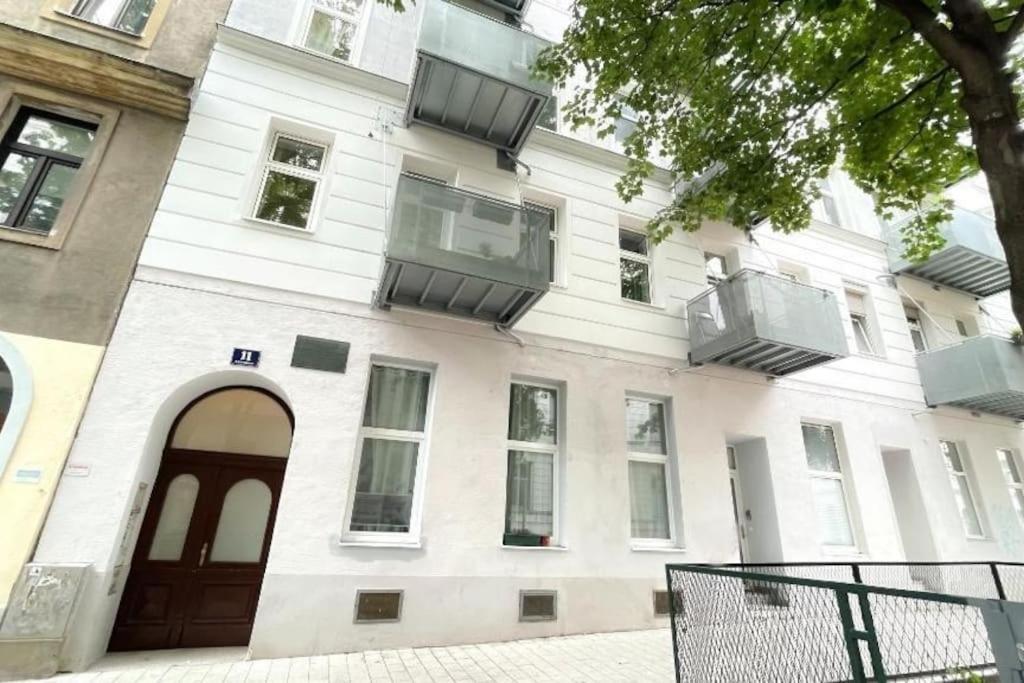 Modern Living In City Center - Fully Equipped Wien Eksteriør billede